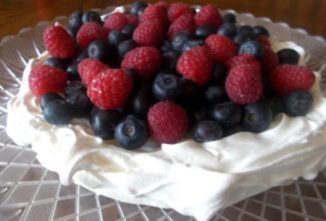 Pavlova Dessert: Easy and Elegant